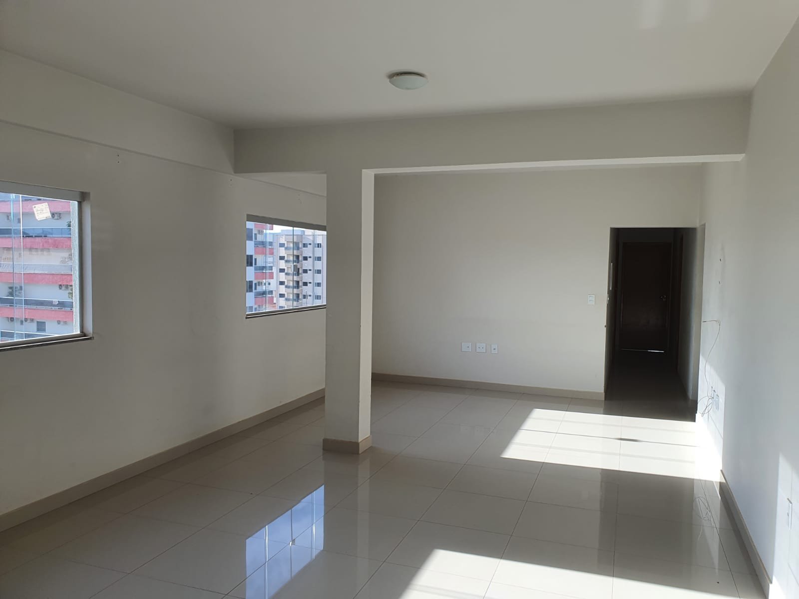 Amplo Apartamento a venda .