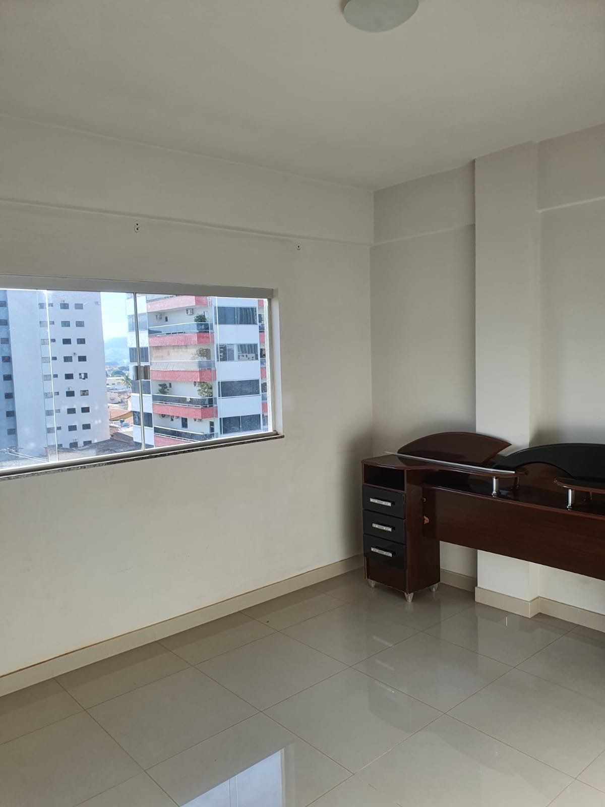 Amplo Apartamento a venda .
