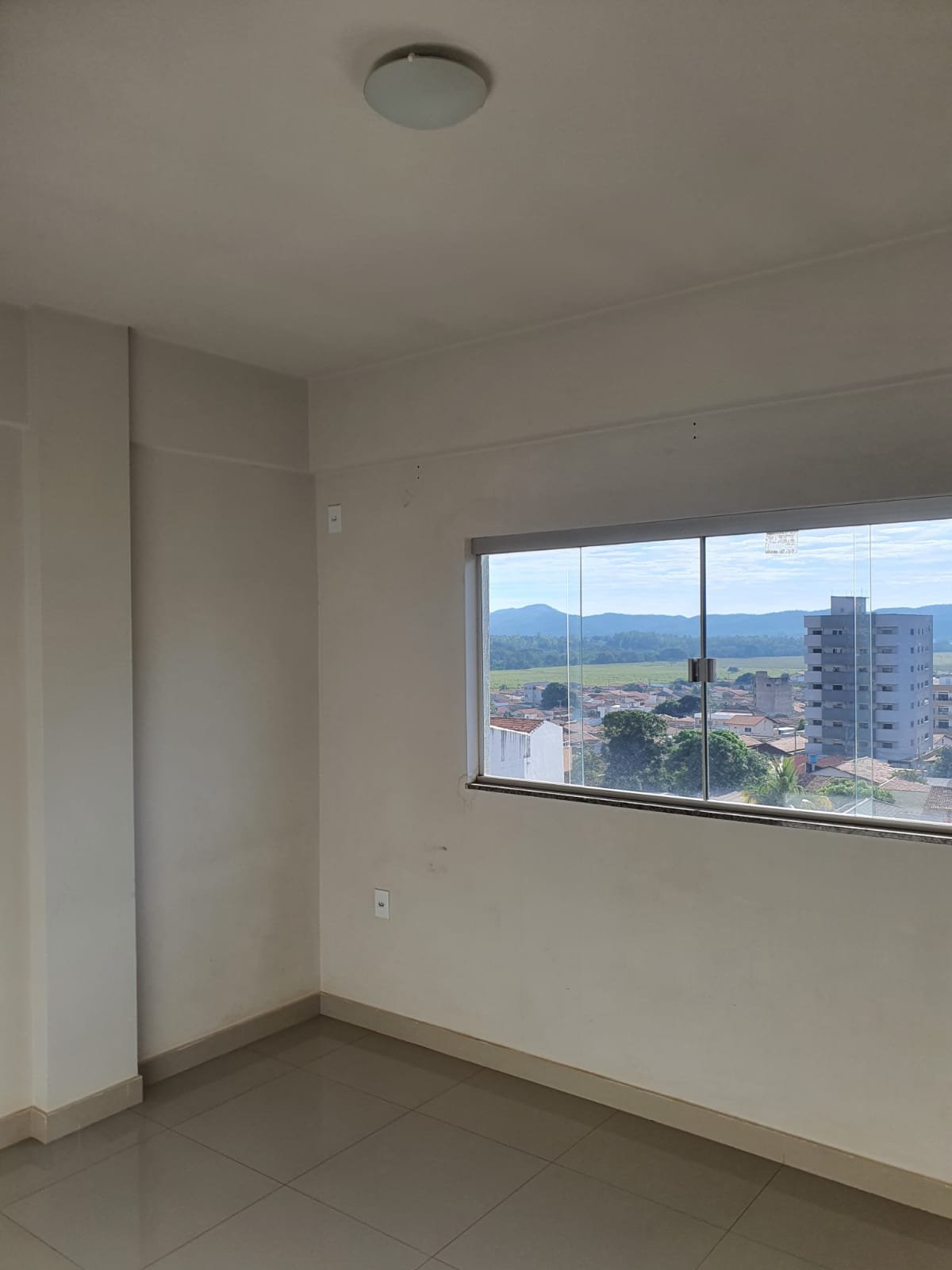 Amplo Apartamento a venda .