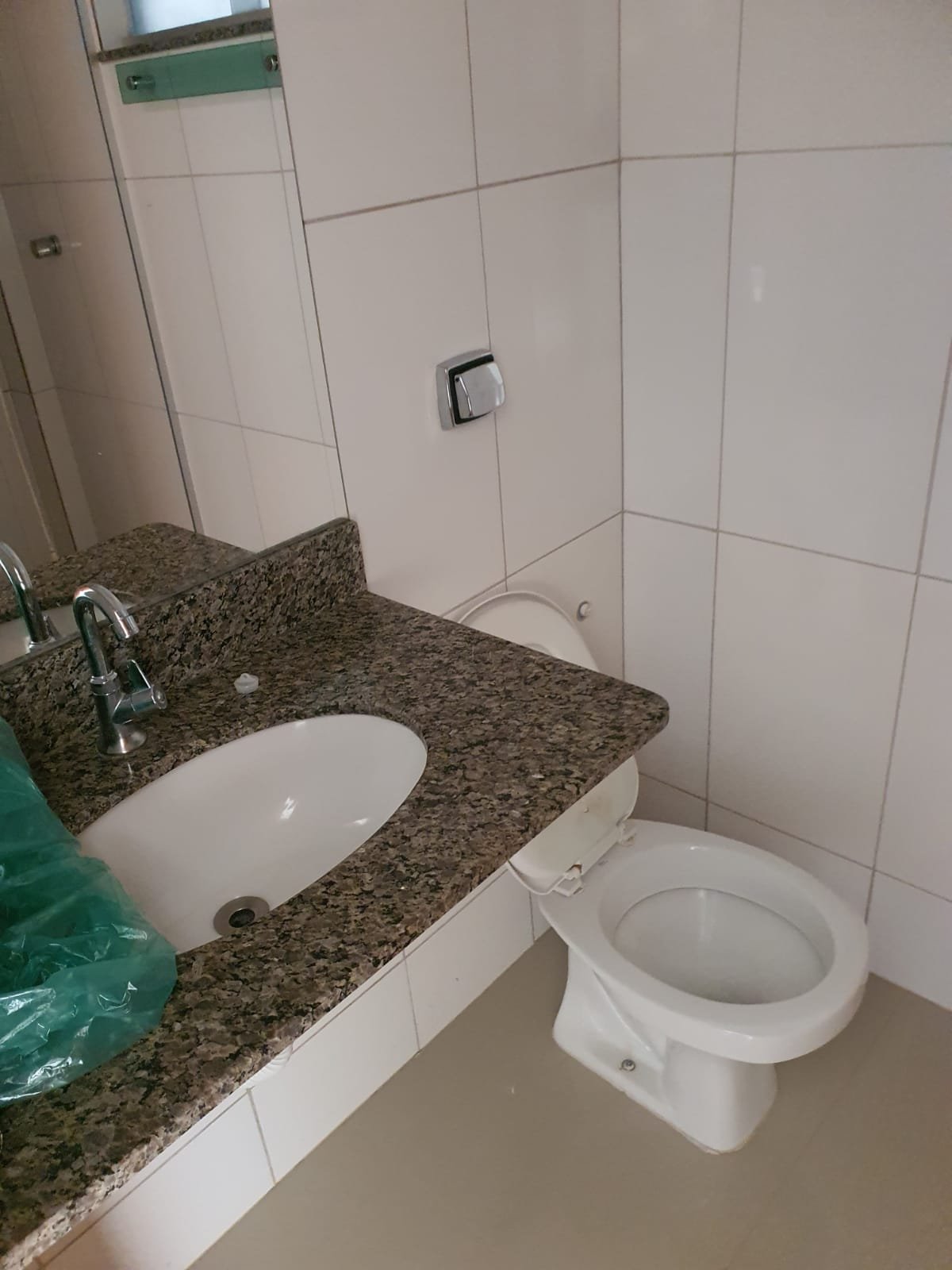 Amplo Apartamento a venda .