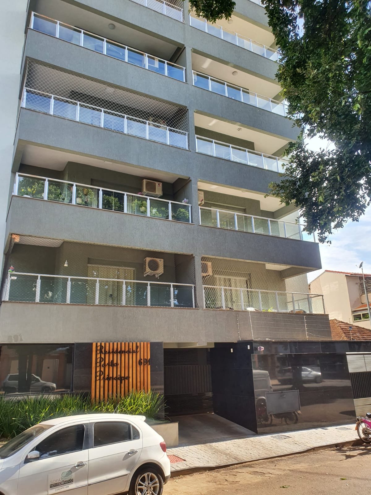 Amplo Apartamento a venda .