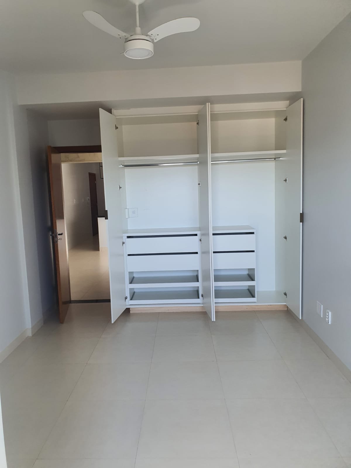 Apartamento a venda.