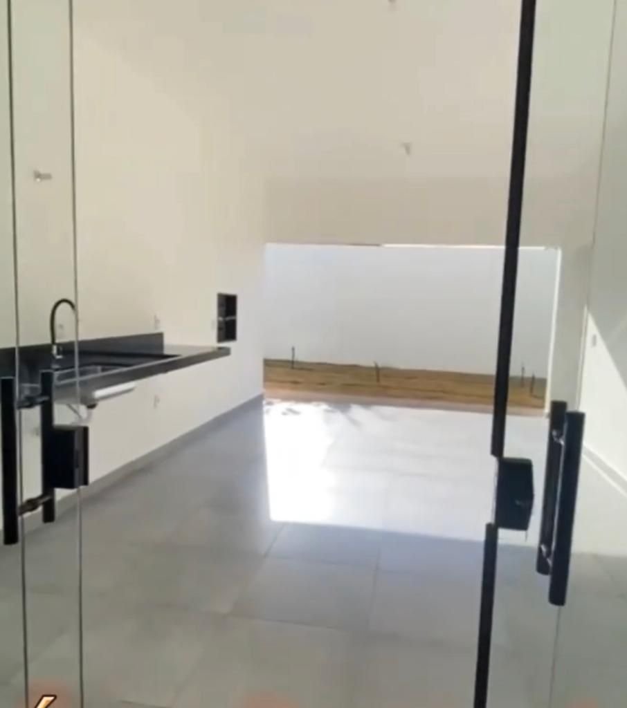 Casa a Venda .(Em Condomínio)