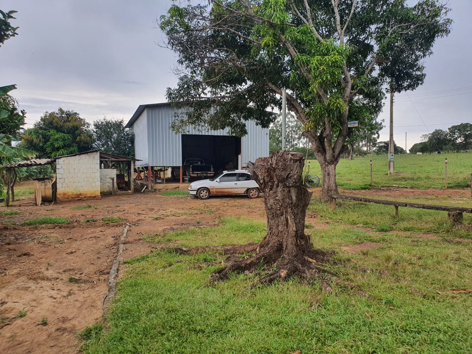 Fazenda à venda.