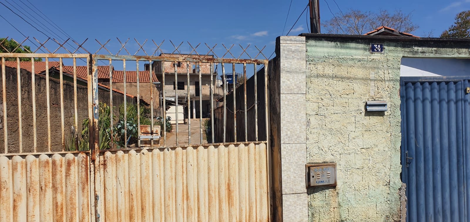 Terreno a venda ja com um apartamento, e estrutura para mais 10 andares
